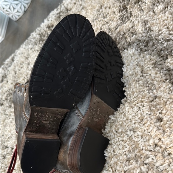 Stylish Gray and Red Women's Boots - Picture 4 of 5